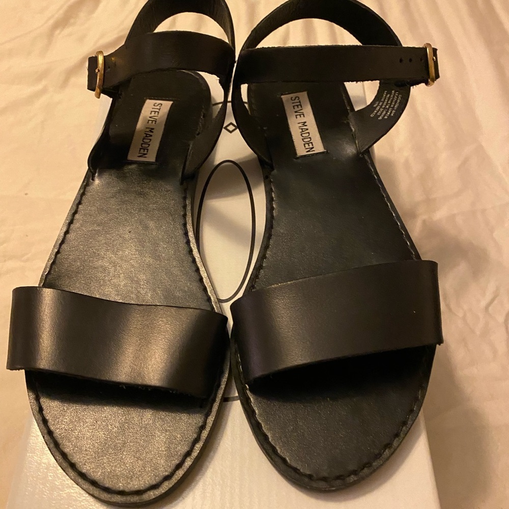 Steve Madden black sandals